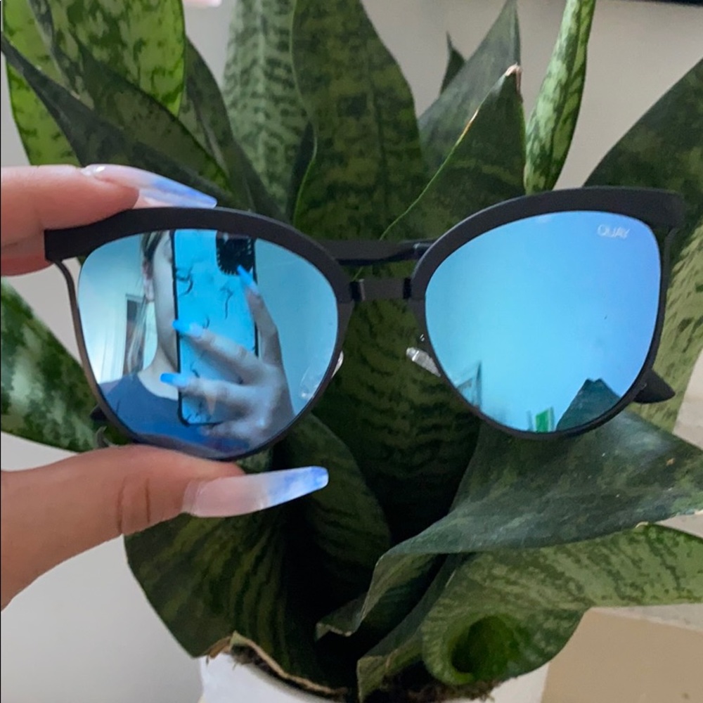 QUAY sunnies *Star Dust*